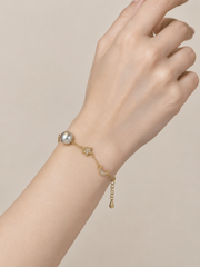 Japanese Akoya Silver-Gray Pearl&nbsp; Star Moon Bracelet&nbsp; S925 Sterling Silver Gold Plated Elegant Celestial Jewelry for Women.