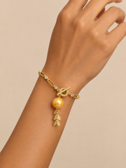 Natural South Sea Golden Pearl Toggle Bracelet ， S925 Sterling Silver Gold Plated Paperclip Chain OT Clasp Bracelet with Leaf Charm &  ，Luxury Statement Jewelry for Women Gift